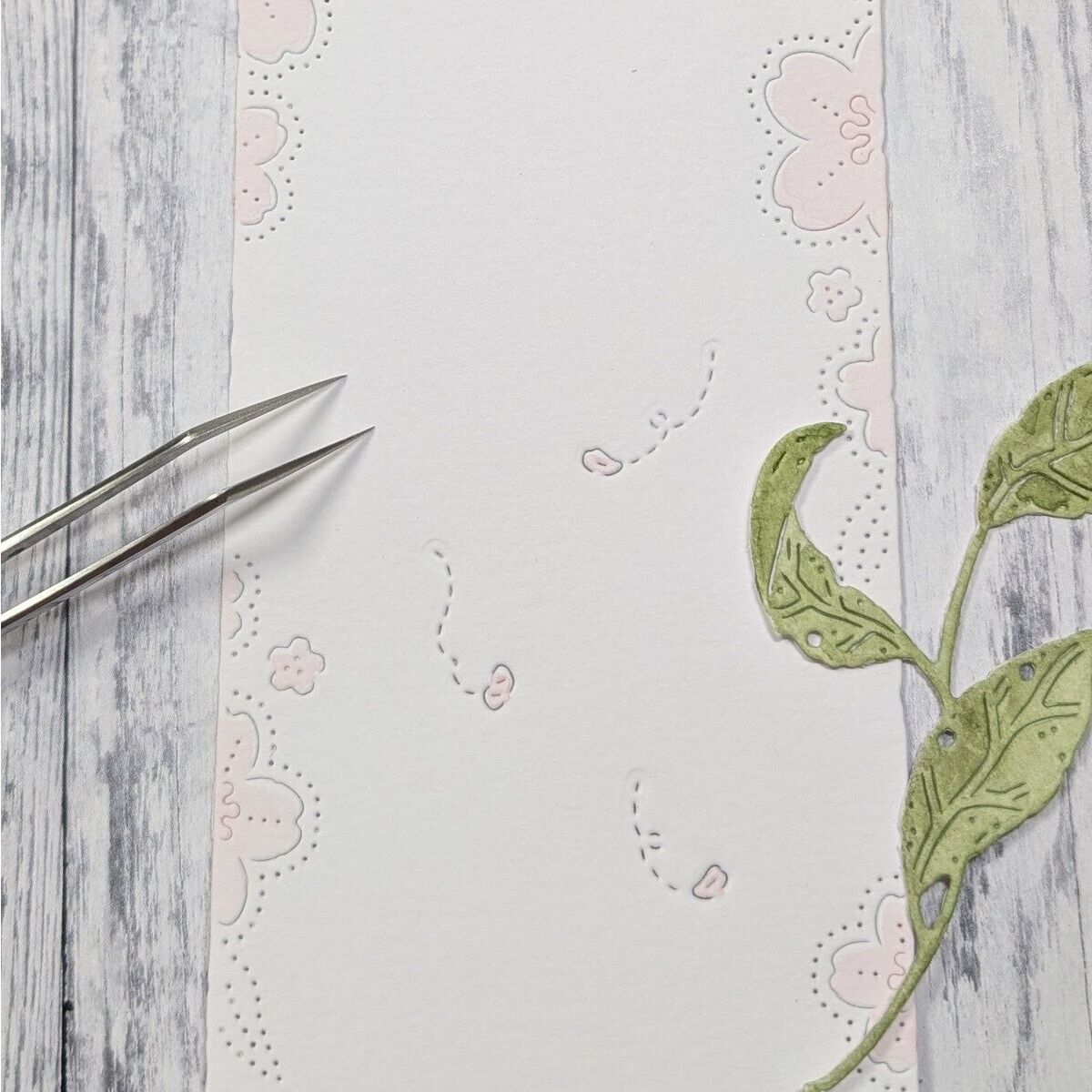 Stanze Falling Flower Petals