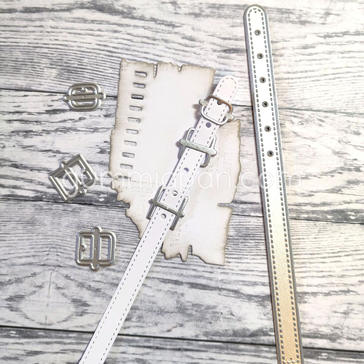 Stanze Thin Strap with Buckles