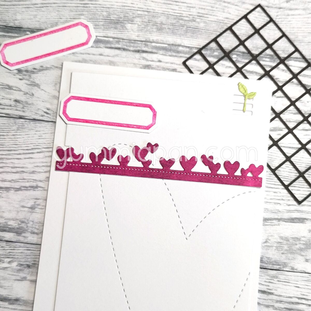 Stanze Border with Hearts