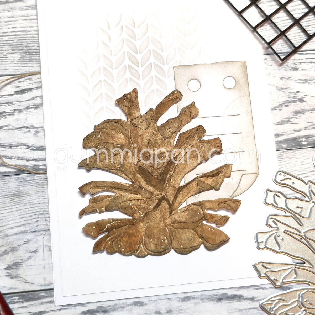 Stanze Huge Pine Cone