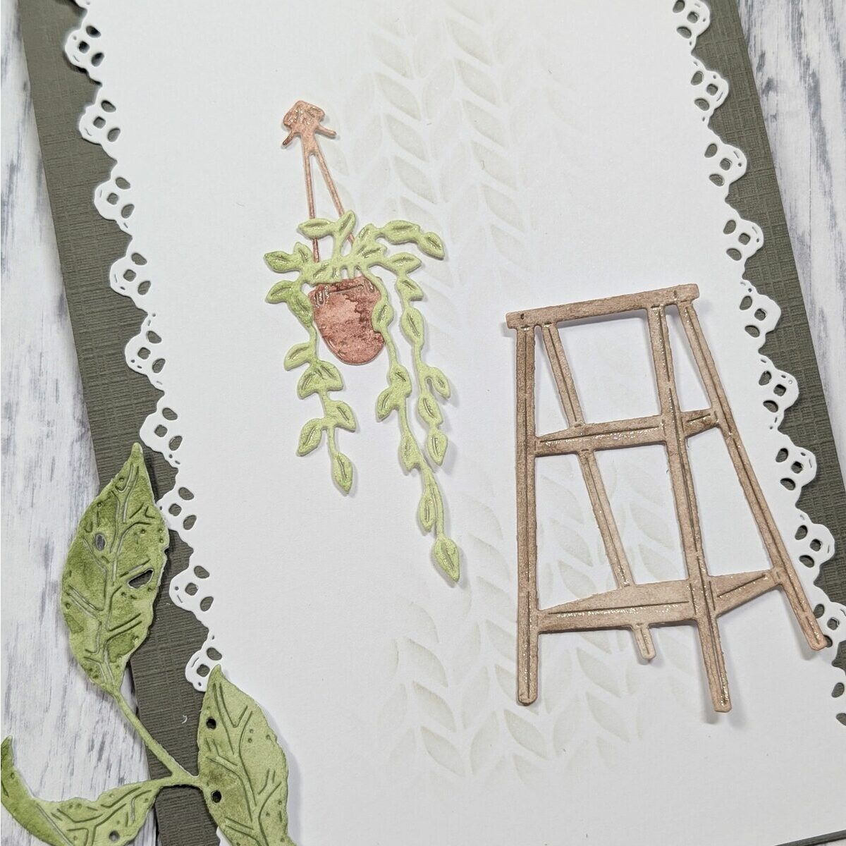 Stanze Hanging Plant in Pot