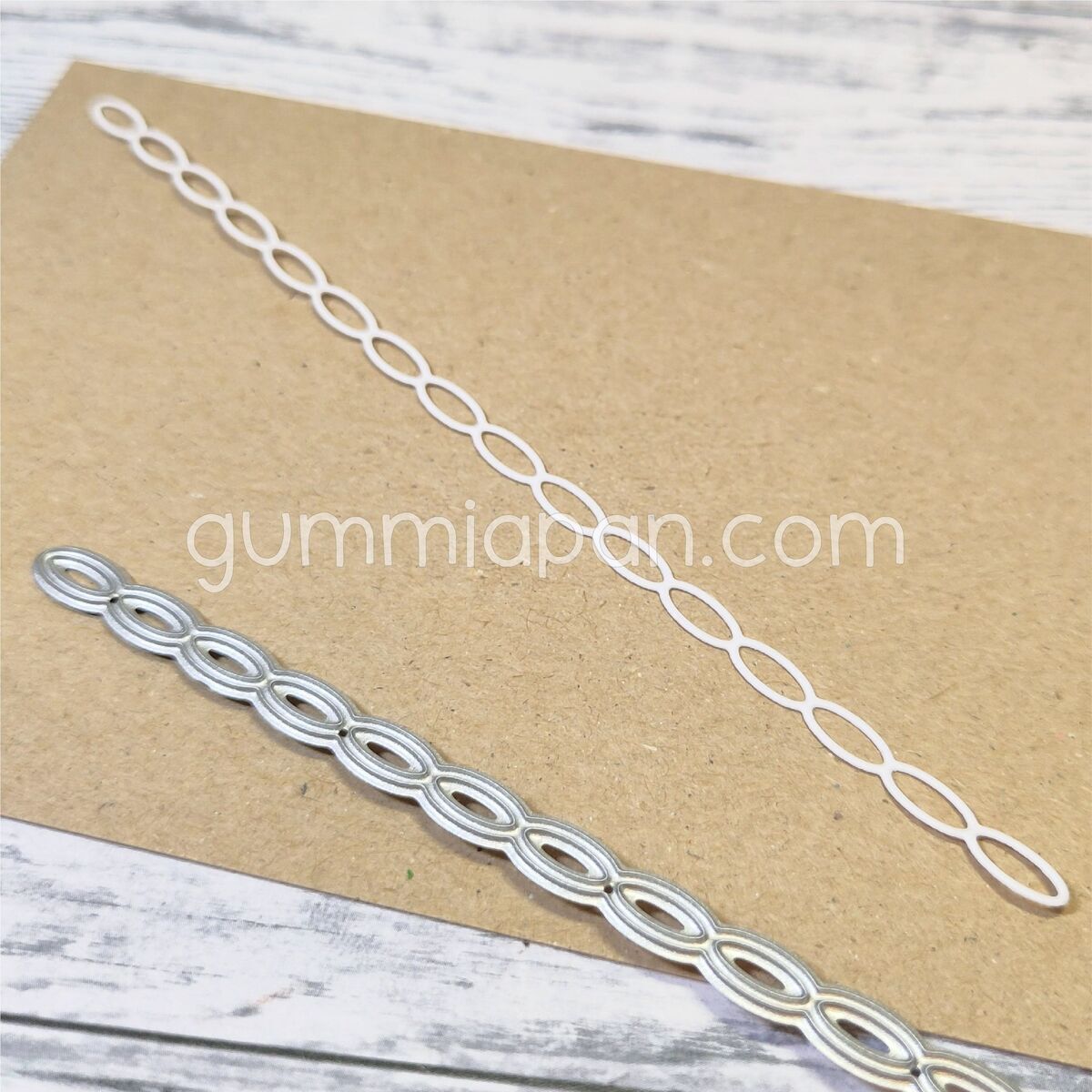 Stanze Border with Ovals