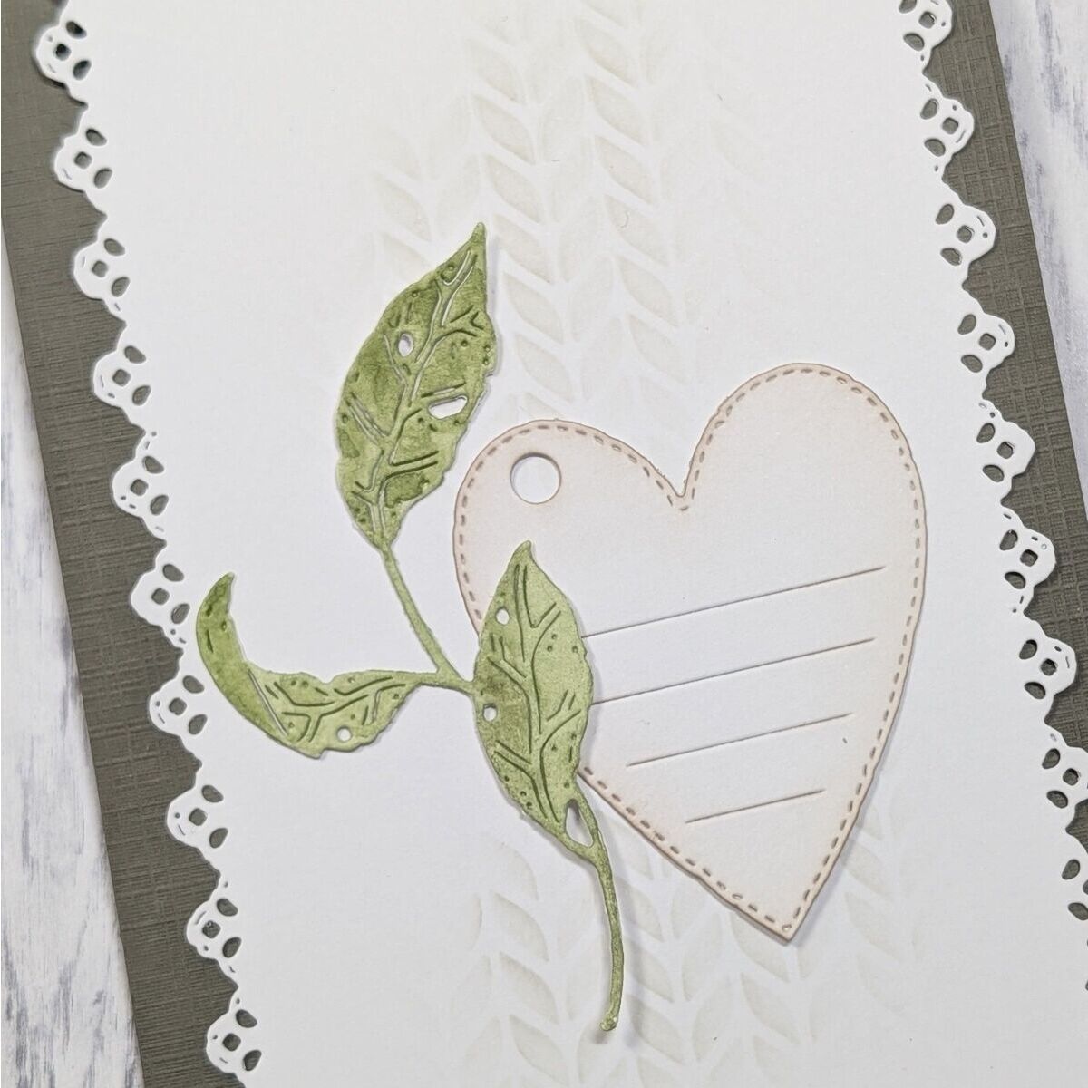 Stanze Worn Leaf Sprig